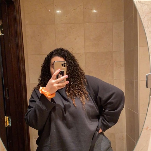 Meet your Posher, Gabrielle - Picture 1 of 1